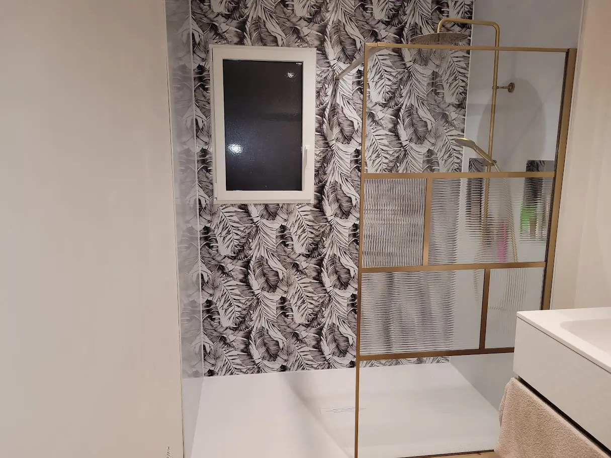 images/realisations/sdb%20neuve%20bess/vue-finie.webp#joomlaImage://local-images/realisations/sdb neuve bess/vue-finie.webp?width=1215&height=911